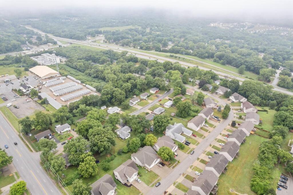 Beautiful Townhome, 11 Minutes To Downtown, Kcmo. Kansas City Exteriör bild