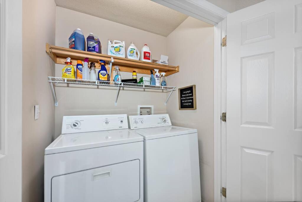 Beautiful Townhome, 11 Minutes To Downtown, Kcmo. Kansas City Exteriör bild