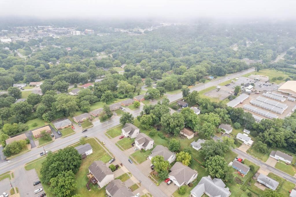 Beautiful Townhome, 11 Minutes To Downtown, Kcmo. Kansas City Exteriör bild